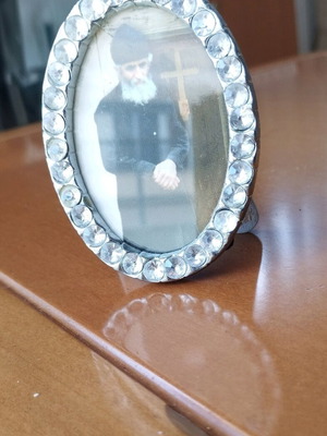 Small oval frame with Saint Paisios crystals new