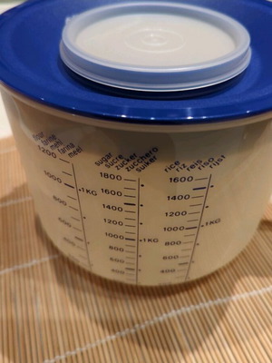 Tupperware κανάτα δοσομετρητης και σέικερ δοσομετρητης