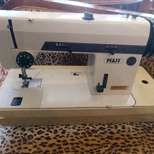Pfaff 296 sewing machine used, German quality and reliability