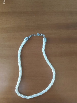 Necklace twisted small pearls new, white
