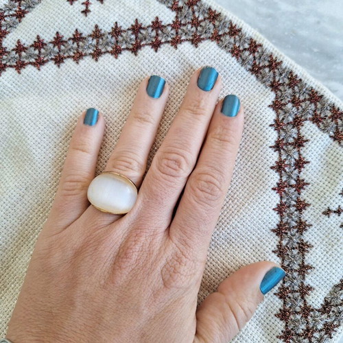 Ring with cat's eye stone size 18 used, metal and stone