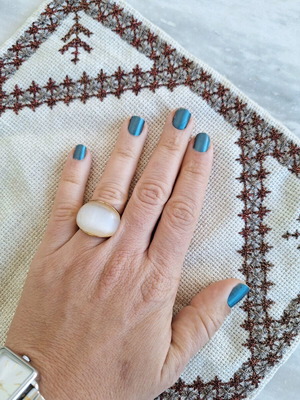 Ring with cat's eye stone size 18 used, metal and stone