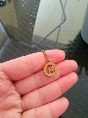 Κολιέ με ζώδιο Ταύρος μεταχειρισμένο, ατσάλι χρυσό