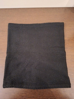 Men's fleece scarf used, black with checkered inner side