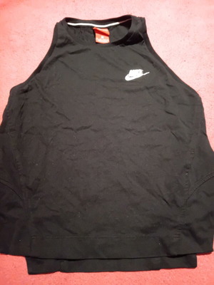 Nike black shirt XS like new