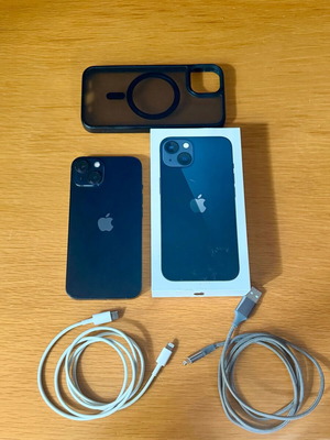 Apple iPhone 13 like new, 128GB, blue, with box and accessories