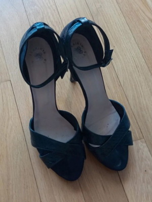 Tsakiris Mallas black platform sandals like new, size 40