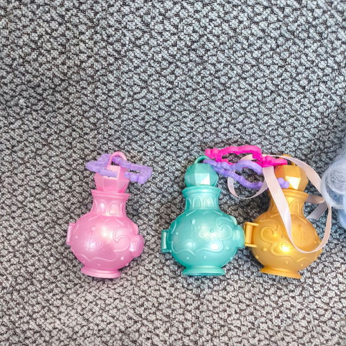 Shimmer and Shine doll with 3 mini figurines like new