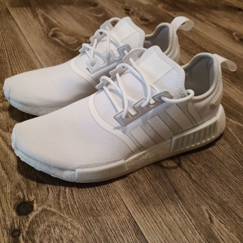 Adidas NMD R1 men's sports shoes, white, size 44