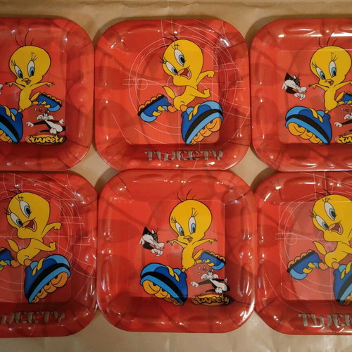 Tweety Plates 80s Set of 6 New, Hard Plastic