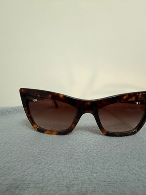 Ojo sunglasses like new