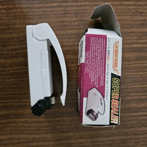 Bag Sealing Device new, electric with batteries