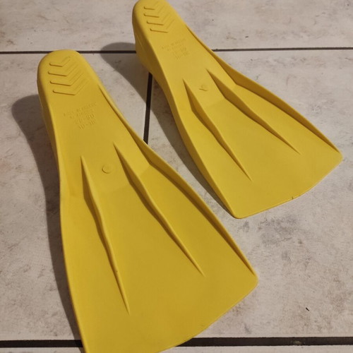Florida Speedy swim fins size 28-30 yellow like new
