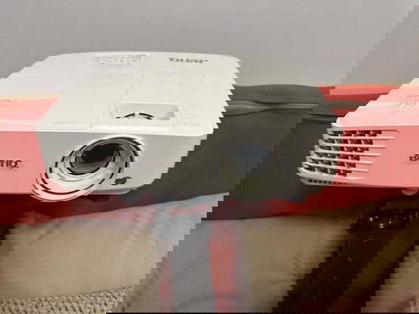 BenQ projector MW529