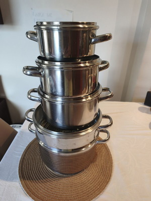 Set of 5 pots with strainer for all needs