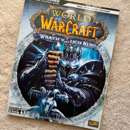 WoW Wrath of the Lich King Official Guide like new for collectors