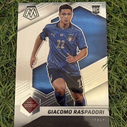 2021-22 Panini Mosaic FIFA RTWC Giacomo Raspadori Italy Rookie Card