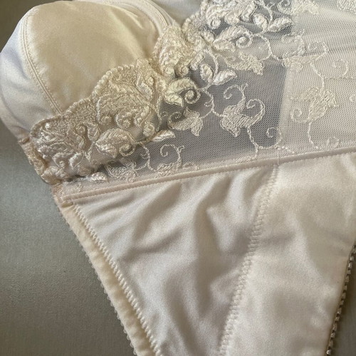 Bridal Bustier like new, small size, white