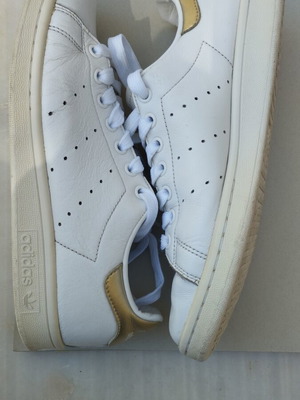 Adidas Stan Smith unisex sneakers used, size 40.5, white with gold details