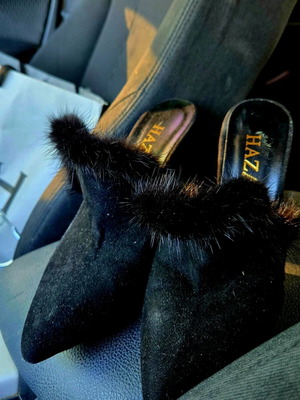 Hazar high heels like new with fur black size 38