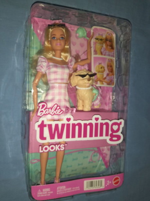 Κούκλα Barbie Twinning Looks με σκυλάκι και αξεσουάρ καινούργιο