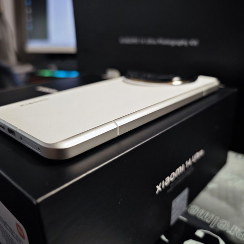 Xiaomi 14 Ultra 16-512GB white, like new, leather back