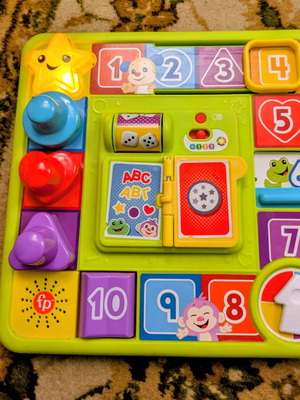 Fisher Price Εκπαιδευτικό επιτραπέζιο σκυλάκι HRB70 σαν καινούργιο