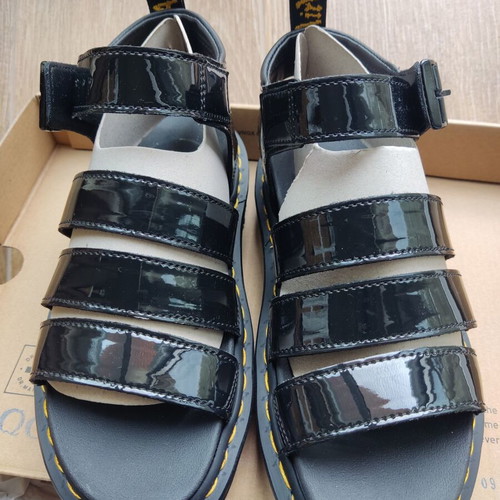 Dr. Martens Blaire patent leather platform sandals new, black size 37