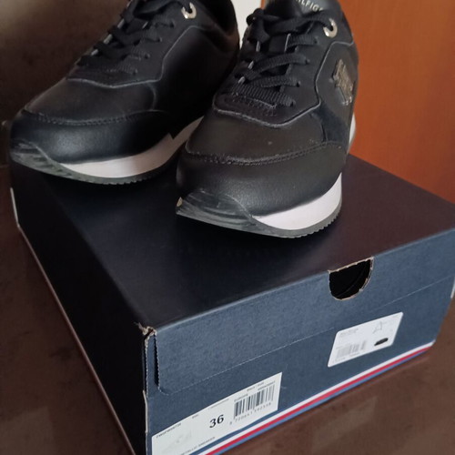 Tommy Hilfiger women's sneakers black like new, size 36