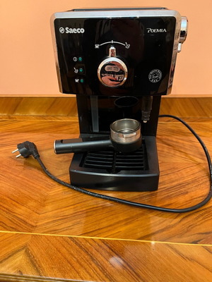 Saeco Poemia espresso coffee maker like new for ground coffee with milk frother