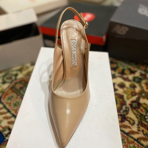 Nude pumps new, pointed toe with 10cm heel Sofia Manta