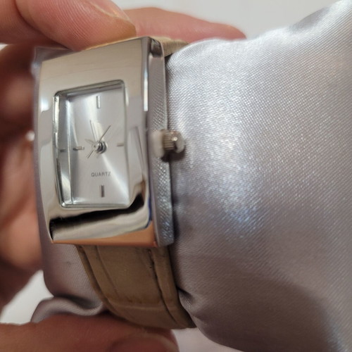 Quartz wristwatch, beige, new