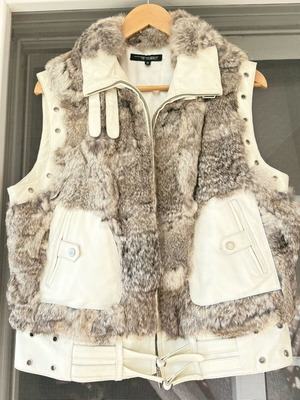 Te Quiero genuine leather vest in white with rabbit fur like new
