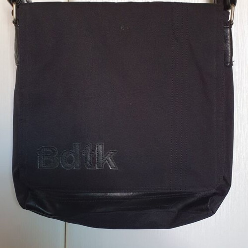BodyTalk Messenger Bag black, like new, shoulder style