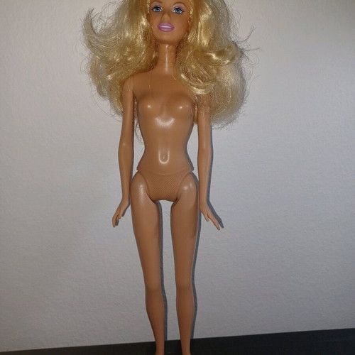 Barbie beach party doll used without swimsuit