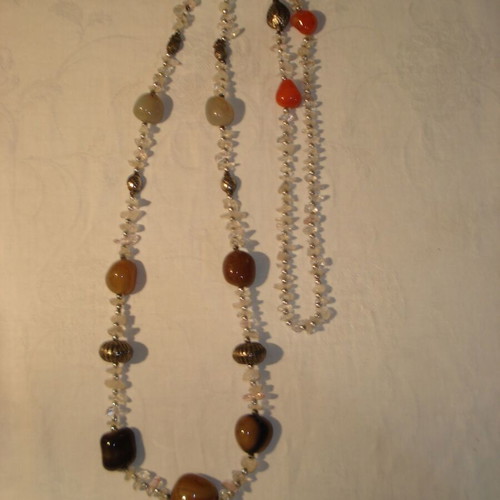 Long necklace with onyx stones in various colors 135cm like new
