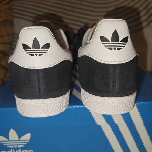 Adidas Originals Gazelle sneakers new, black with white details
