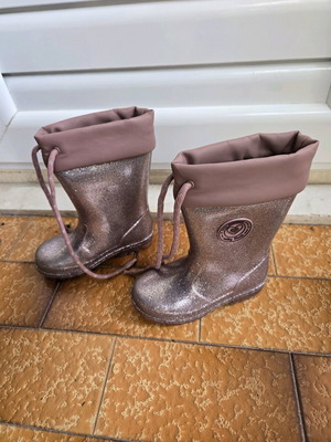 Mayoral παιδικά μποτάκια νούμερο 27 σαν καινούργια, γκρι ασημί