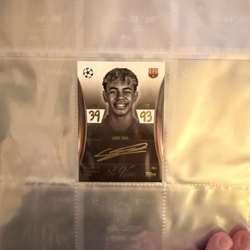 Topps Lamine Yamal Pro Signature Card new