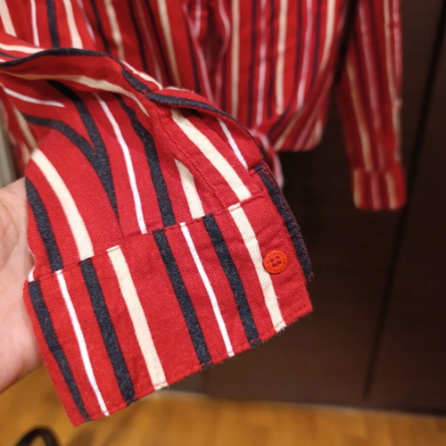 District shirt new with stripes, size L
