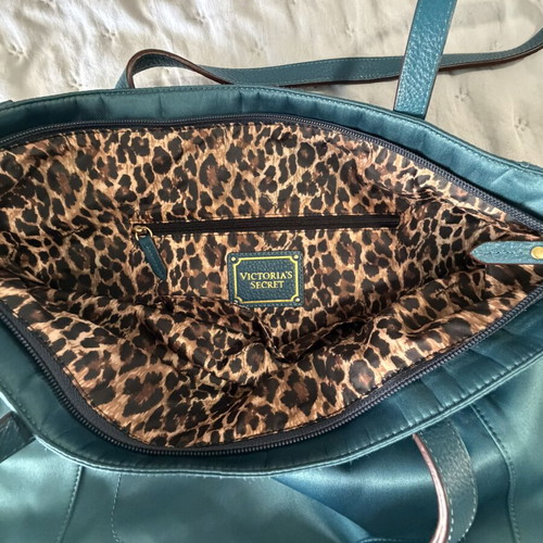 Victoria's Secret shoulder bag petrol fabric with animal print lining like new
