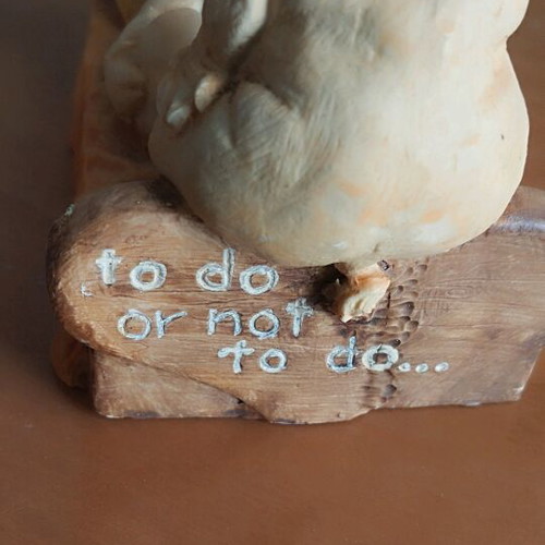 Humorous table decor like new with piglets