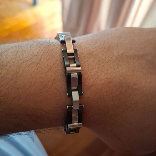 Hand chains like new, black and white