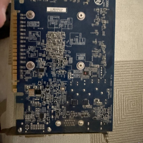 Gigabyte Nvidia 2GB DDR3 and ATI Radeon 4870HD 1GB DDR5 graphics cards used, pack of 2