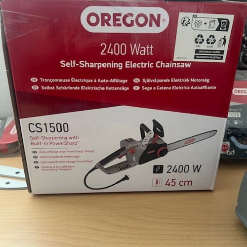 Oregon CS1500 self-sharpening electric chainsaw like new