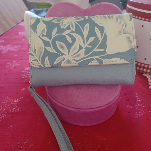 Blue Floral Wallet with Wrist Strap like new