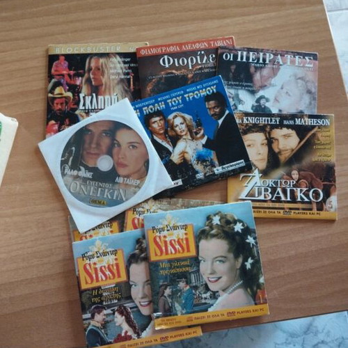 DVD set like new, pack of 10 movies