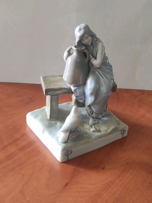 Πορσελάνινο αγαλματίδιο σε στυλ Llandro σαν καινούργιο