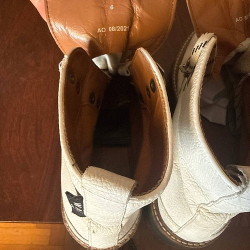 Walk leather boots size 39, white