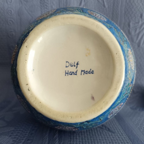 Vintage decorative handpainted vase like new